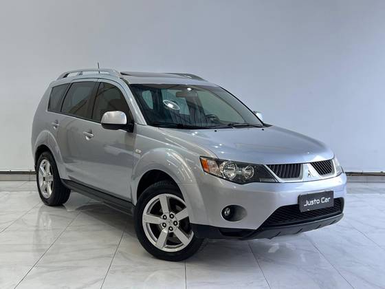 MITSUBISHI OUTLANDER 3.0 4X4 V6 24V GASOLINA 4P AUTOMÁTICO